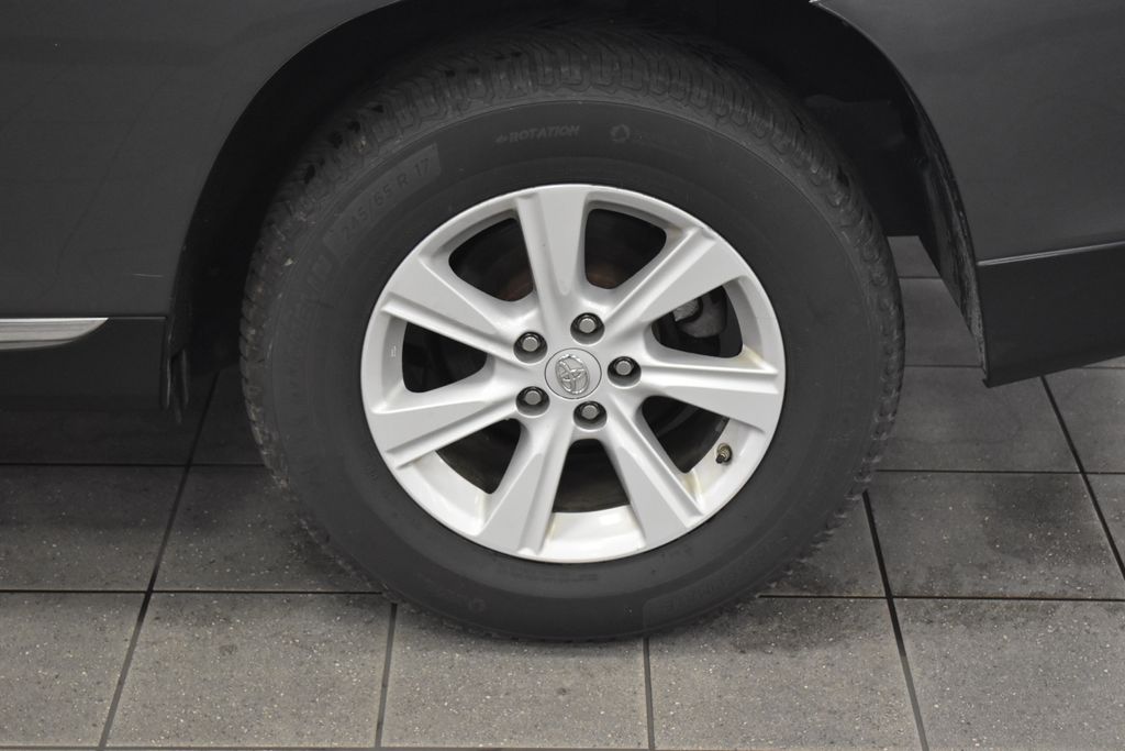 2013 Toyota Highlander Plus 11