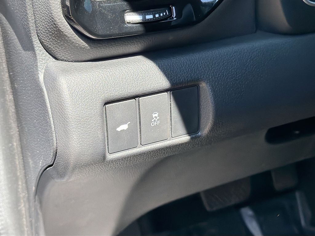Used 2024 Gray Honda Touring image 10