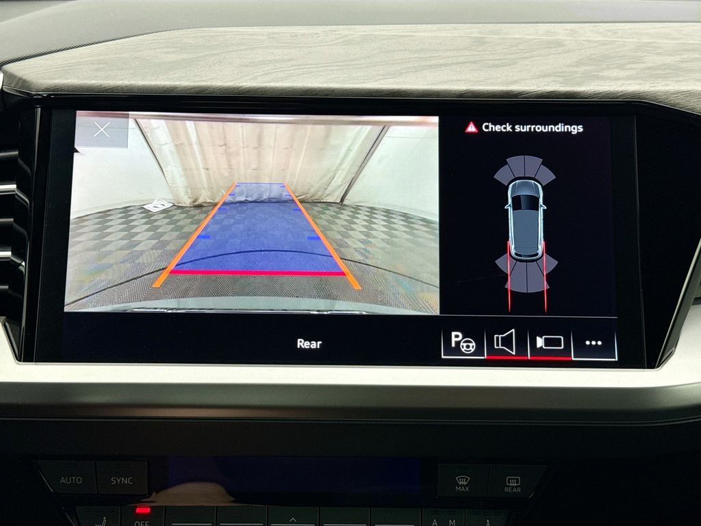 Thumbnail: 2023 Audi Q4 e-tron - 15