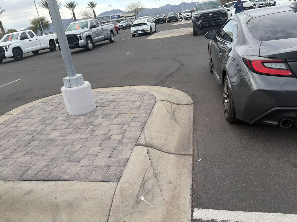 Thumbnail: 2023 Toyota GR86 - 6