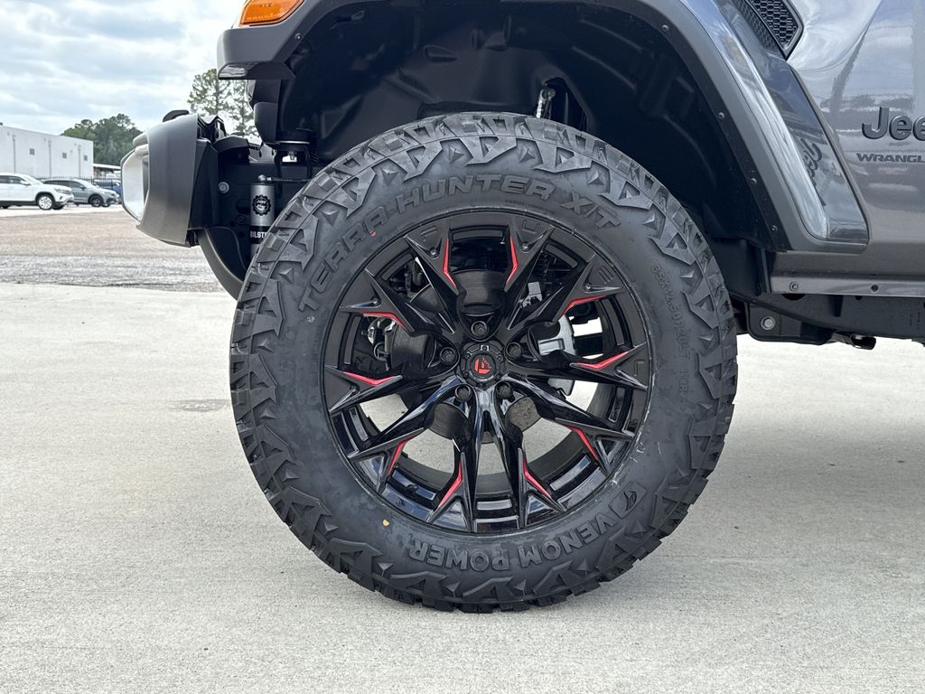 2025 Jeep Wrangler Sahara - 8