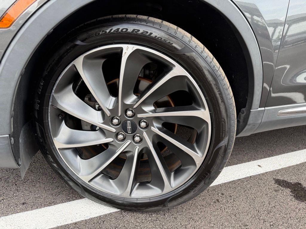 Thumbnail: 2019 Lincoln Nautilus - 9