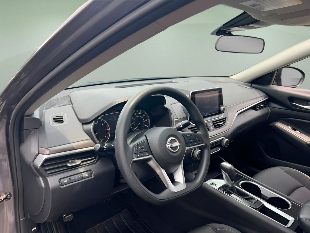 Used 2024 Nissan Altima Sedan