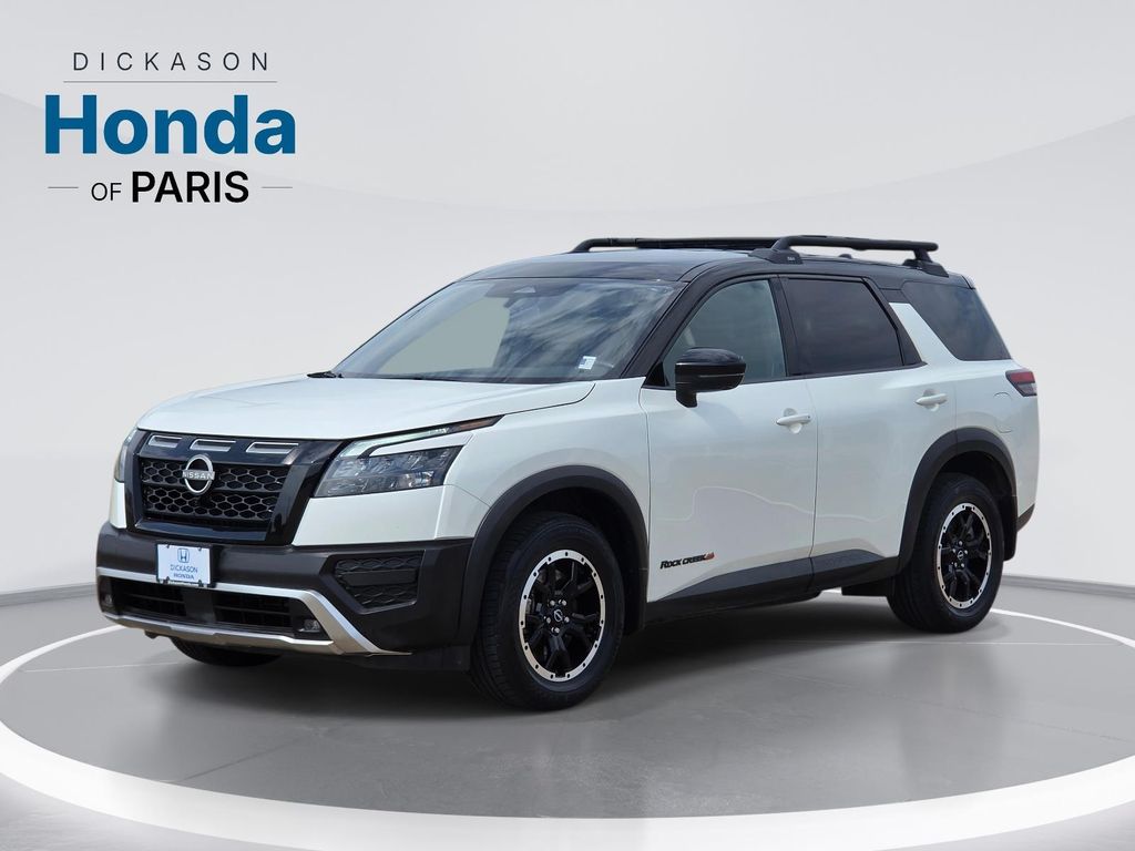 Pearl White Tricoat/Super Black 2024 Nissan Pathfinder SUV / Crossover All-Wheel Drive 9-Speed Automatic