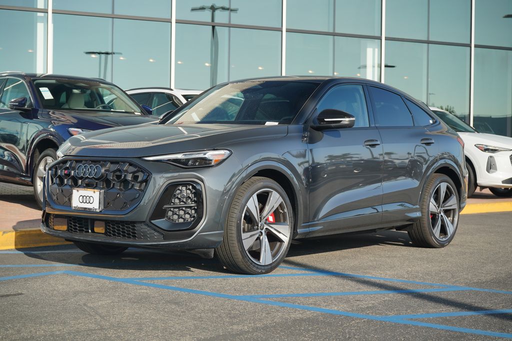 Thumbnail: 2025 Audi SQ5 - 1