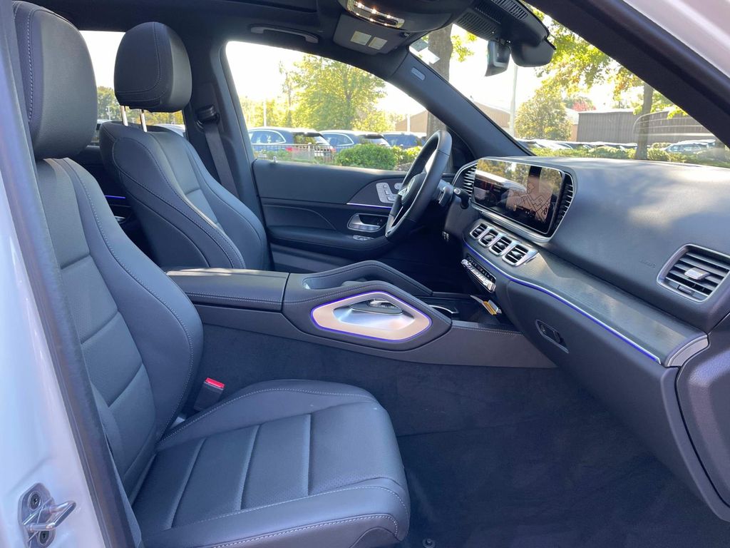 Thumbnail: 2025 Mercedes-Benz GLE - 31