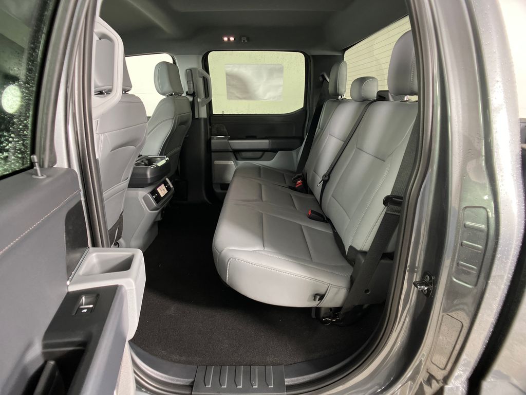 2025 Ford F-150 Lightning photo 26