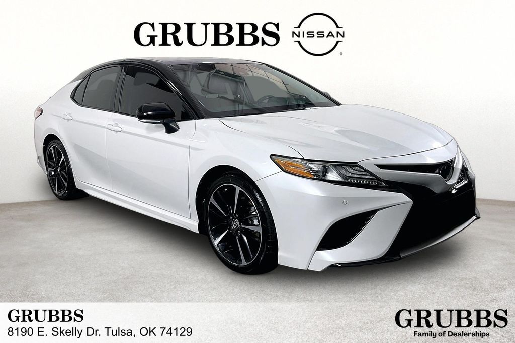 Midnight Black Metallic 2018 Toyota Camry Sedan Front-Wheel Drive 8-Speed Automatic