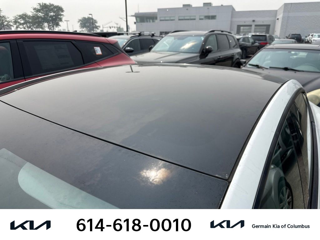Used 2021 White Tesla Standard Range Plus image 8
