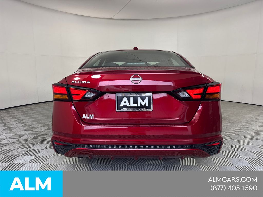 Used 2025 Red Nissan 2.5 SV image 9