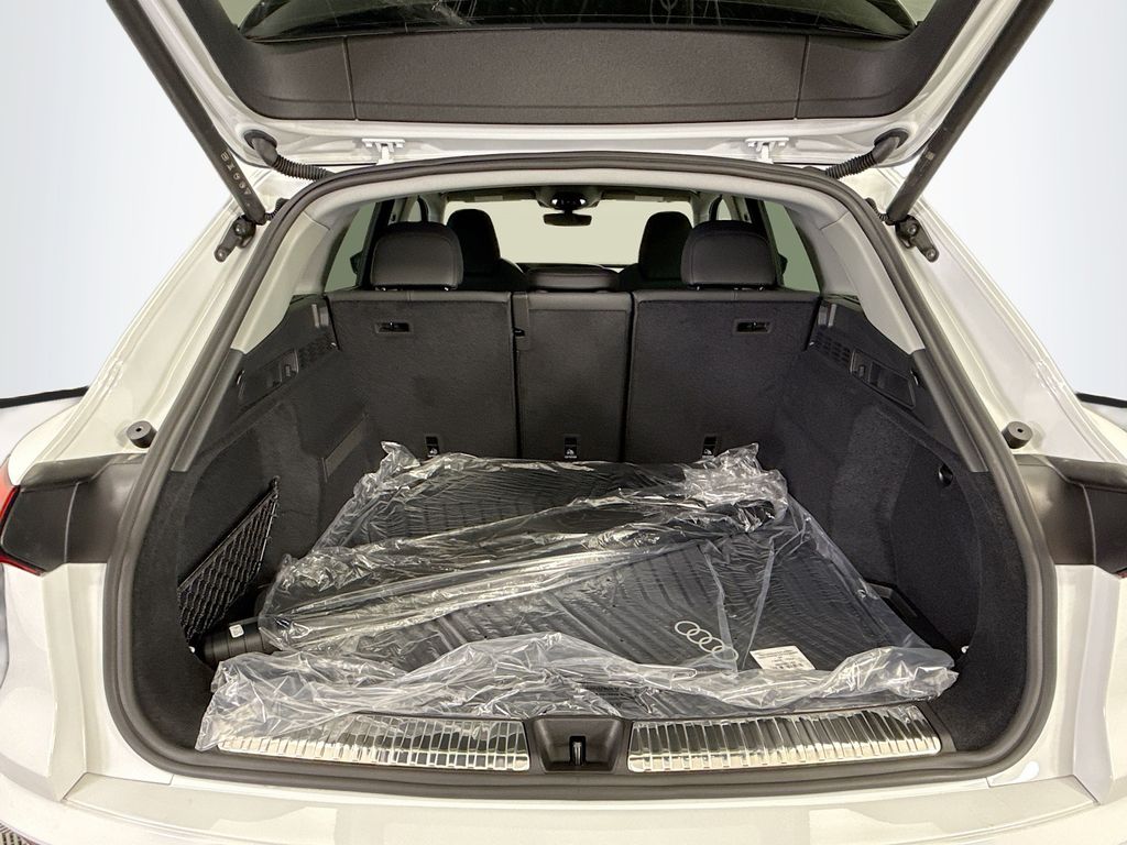 Thumbnail: 2025 Audi Q5 - 27