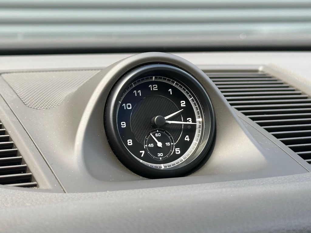 Thumbnail: 2023 Porsche Macan - 31