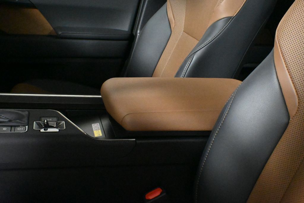 Thumbnail: 2025 Lexus GX - 25