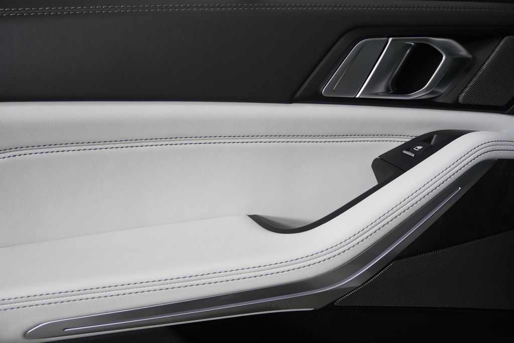 Thumbnail: 2026 BMW X5 - 13