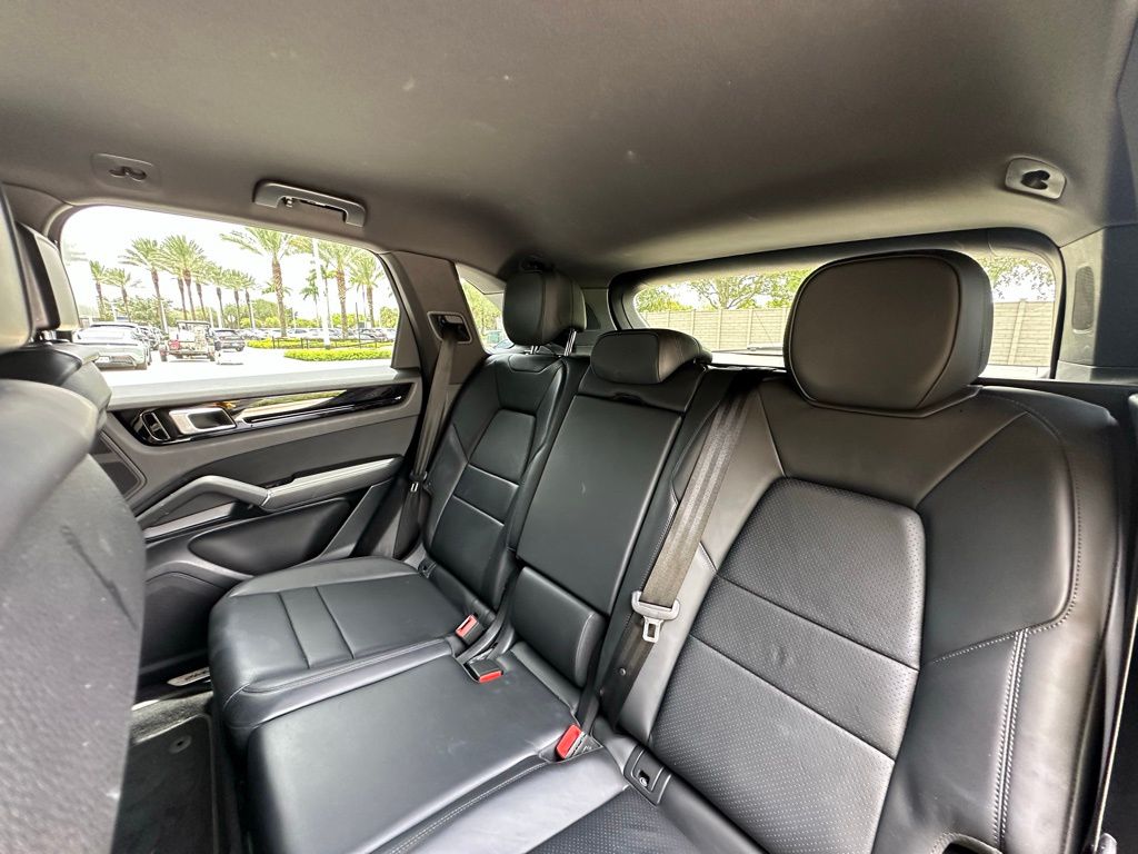 Thumbnail: 2019 Porsche Cayenne - 28