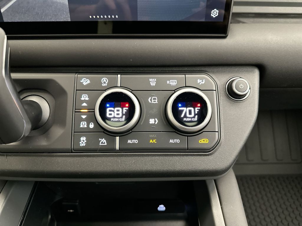 2025 Land Rover Defender 110 12