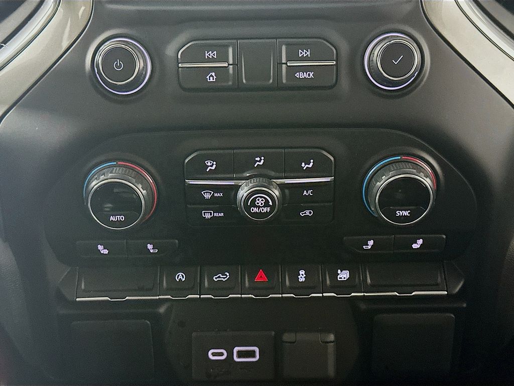 Used 2021 Black Chevrolet LT image 18