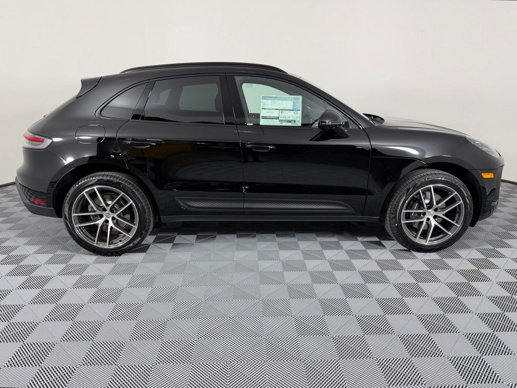 Thumbnail: 2026 Porsche Macan - 12