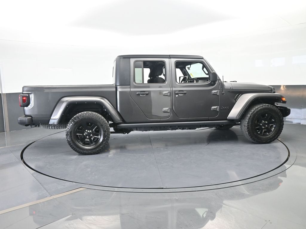 Used 2022 Granite Crystal Metallic Clearcoat Jeep Sport image 7