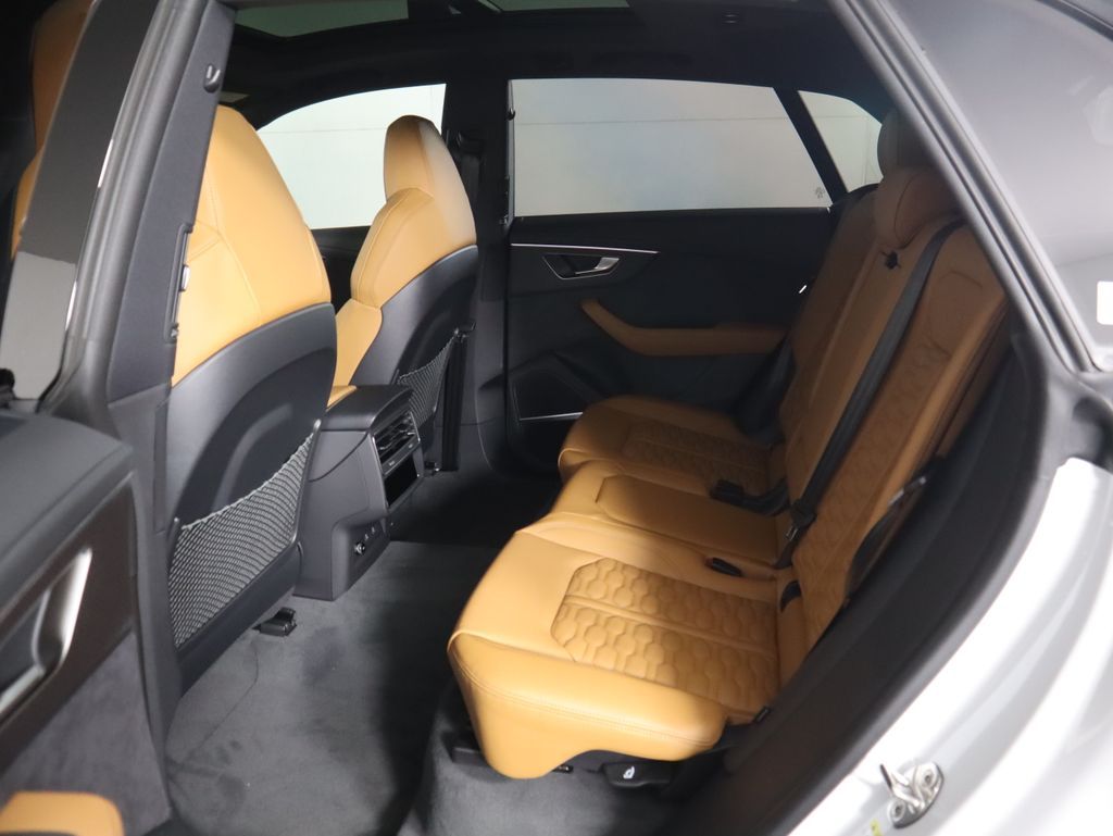 Thumbnail: 2026 Audi RS Q8 - 23