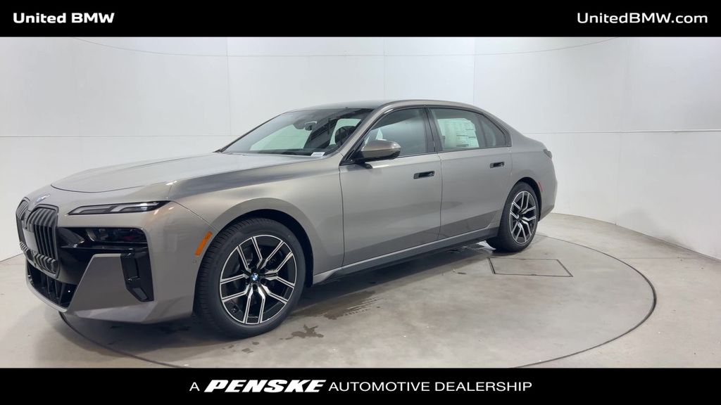 Thumbnail: 2026 BMW 7 Series - 4