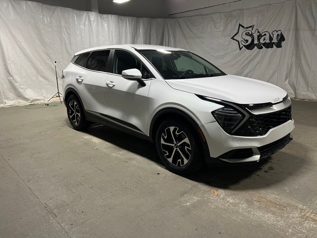 White Pearl 2024 Kia Sportage SUV / Crossover Front-Wheel Drive 8-Speed Automatic