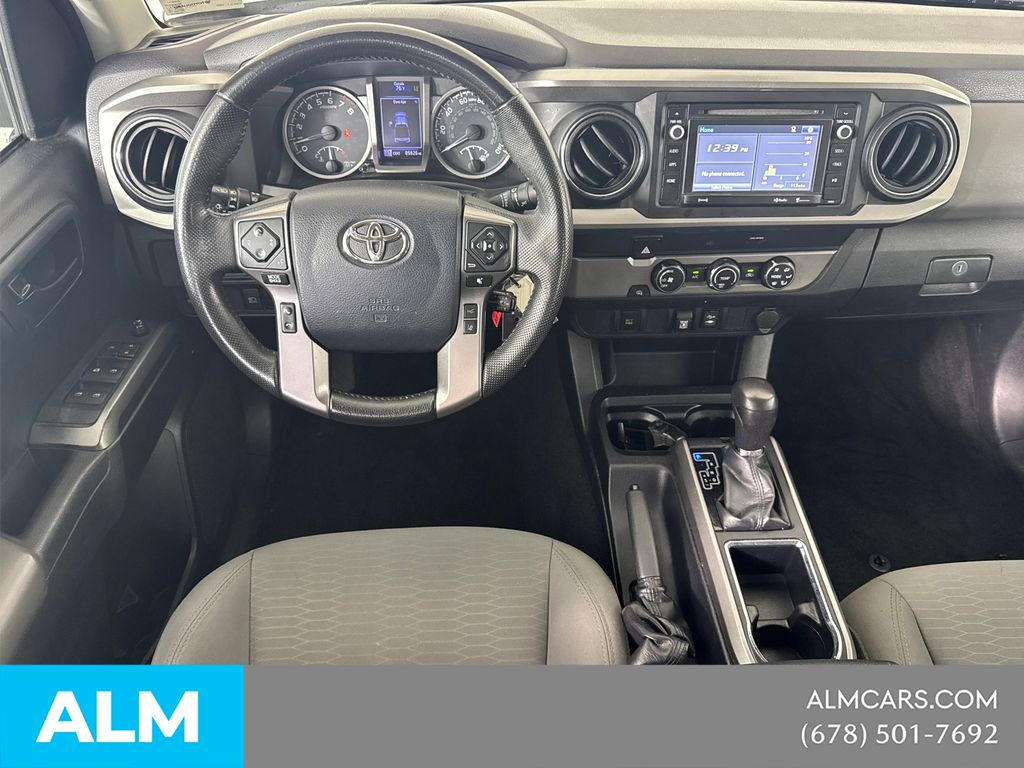 Used 2019 White Toyota SR5 image 25