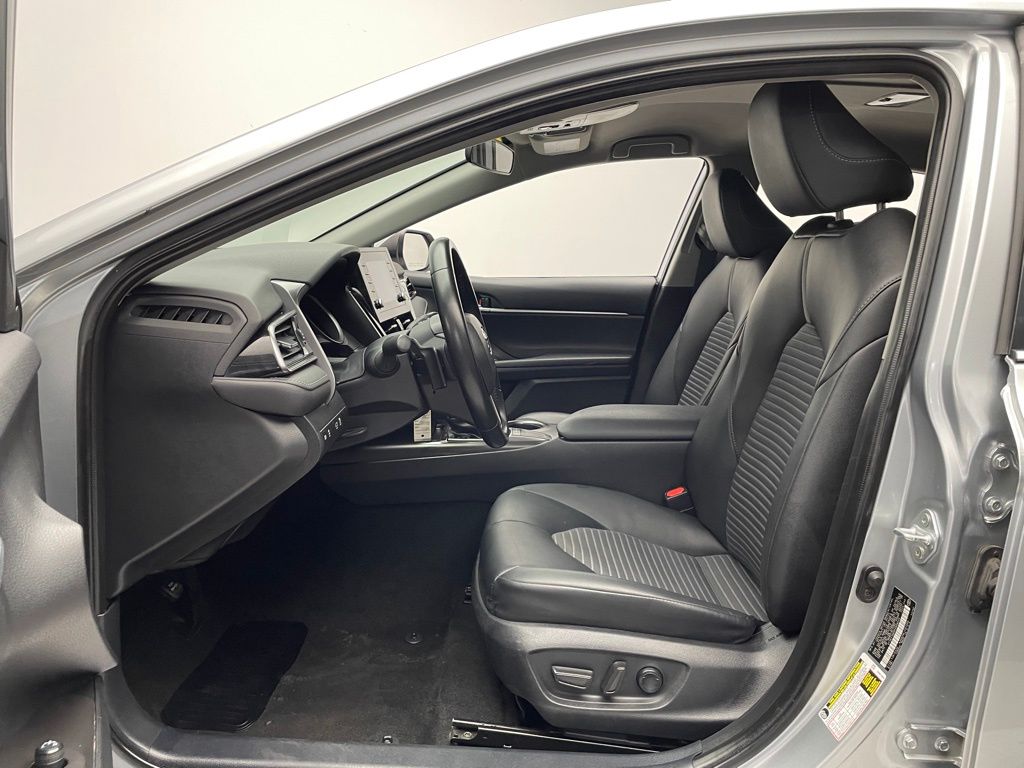 Thumbnail: 2023 Toyota Camry - 9