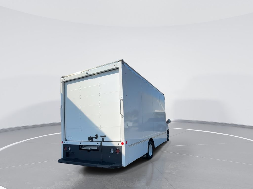 New 2024 Oxford White Ford E-350 SRW image 3