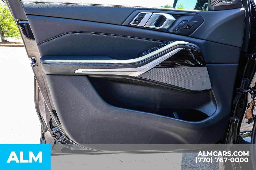 Used 2020 Black BMW M50i image 52