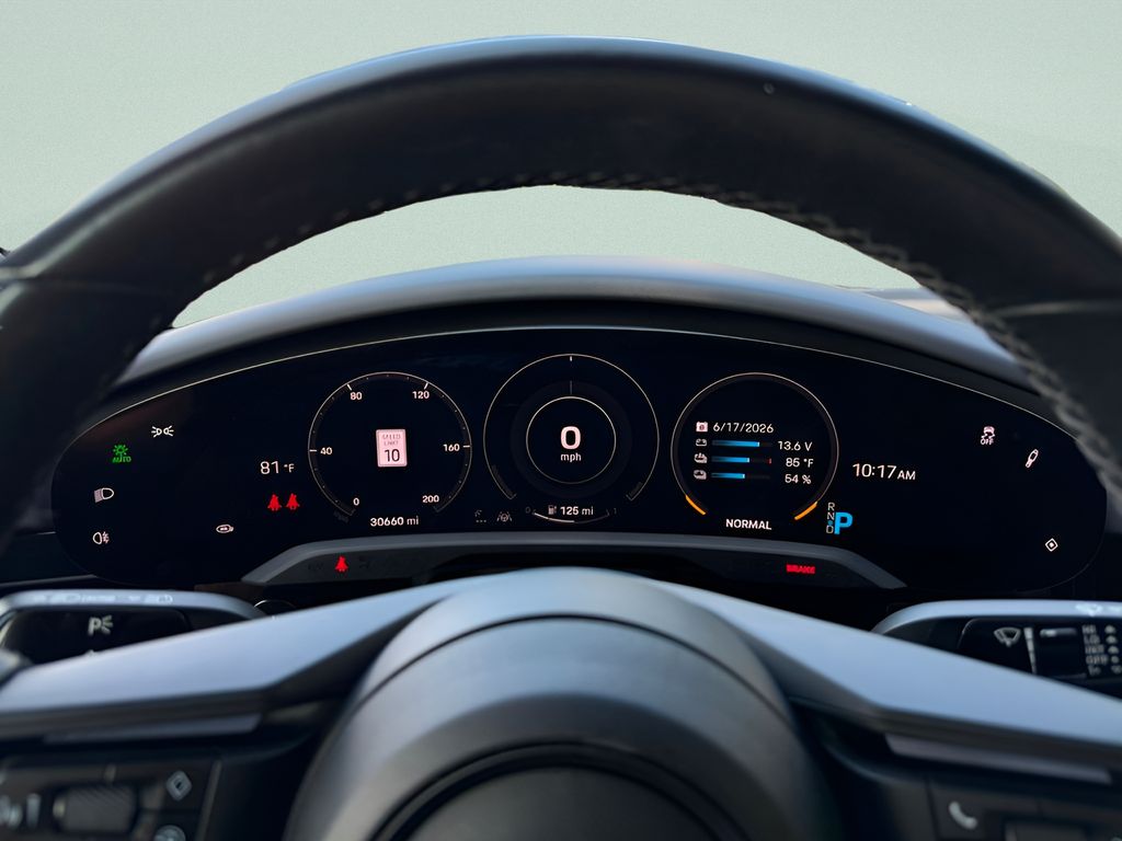 Certified Used 2022  Porsche  image 14