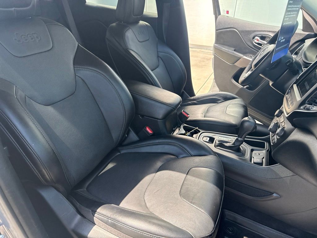 2022 Jeep Cherokee Latitude Lux
