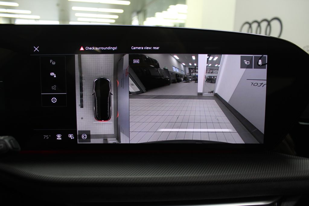 Thumbnail: 2025 Audi SQ5 - 25