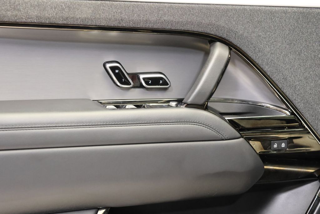 Thumbnail: 2023 Land Rover Range Rover Sport - 27