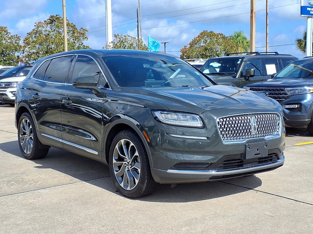 2022 Lincoln Nautilus Reserve Green at Emmons Autoplex