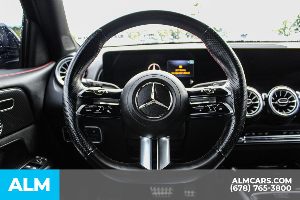 Used 2025 Black Mercedes-Benz GLB 250 image 24