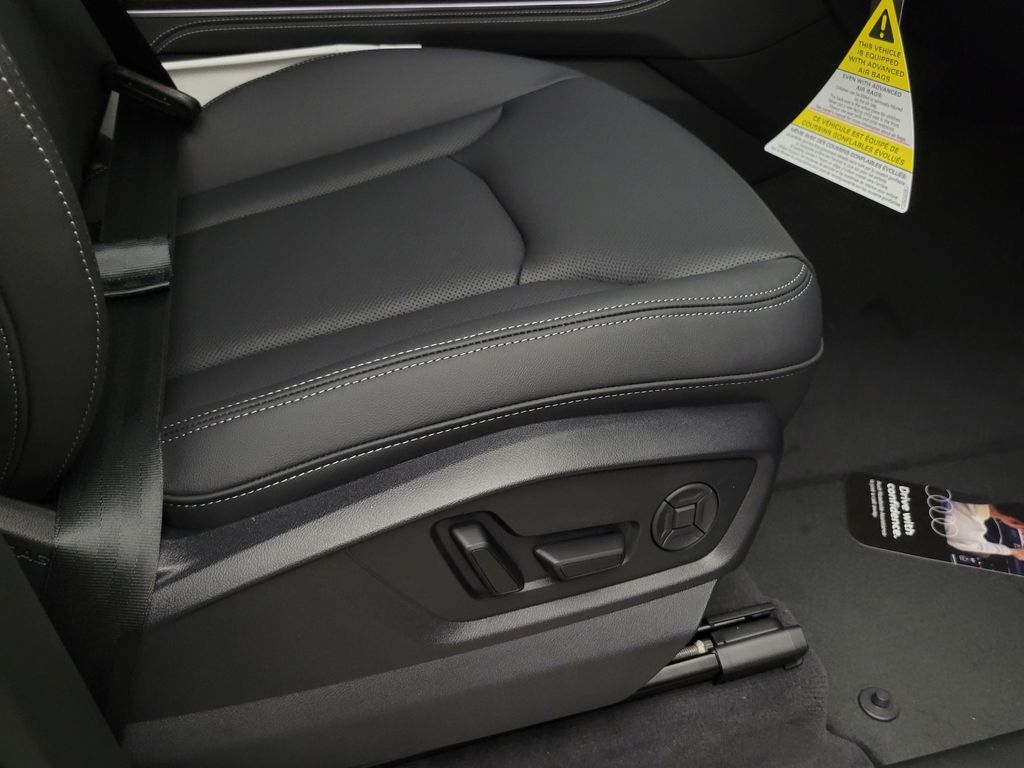 Thumbnail: 2026 Audi Q7 - 17