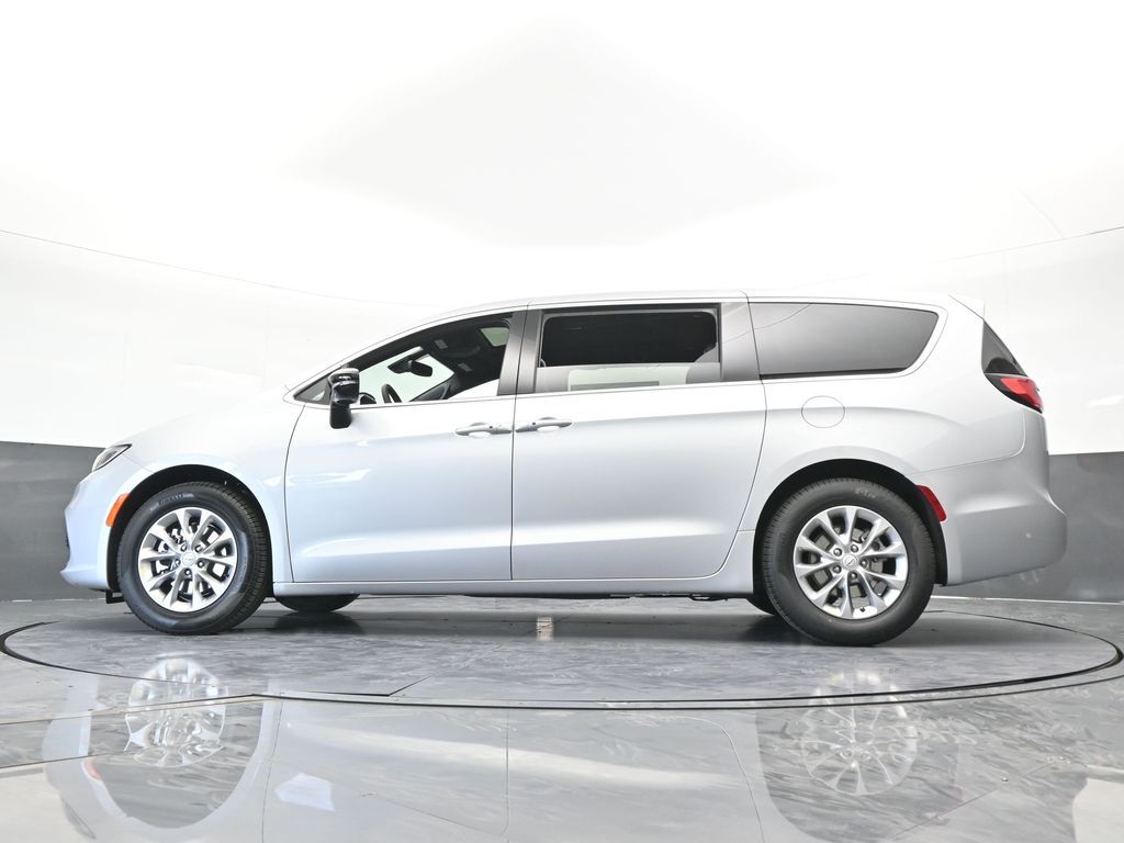 New 2026 Silver Mist Clearcoat Chrysler Limited image 58