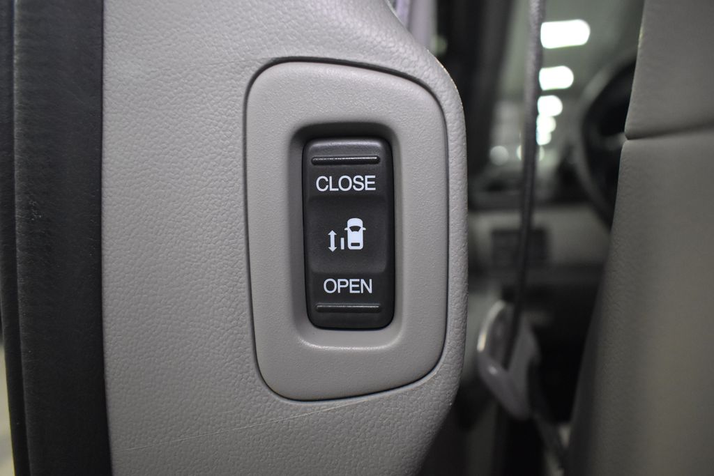 2012 Honda Odyssey EX-L 31