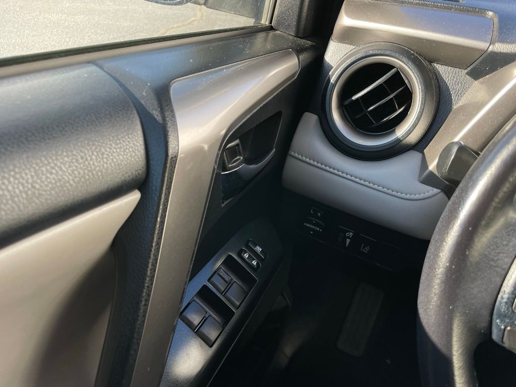 Thumbnail: 2017 Toyota RAV4 - 24