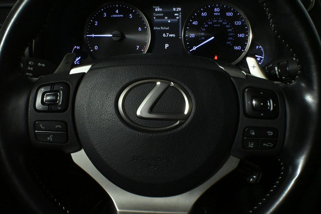Thumbnail: 2020 Lexus IS - 19
