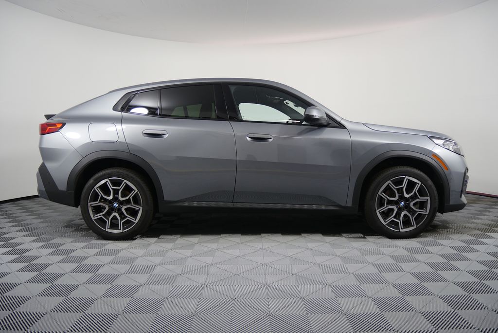 2025 BMW X2 xDrive28i 2