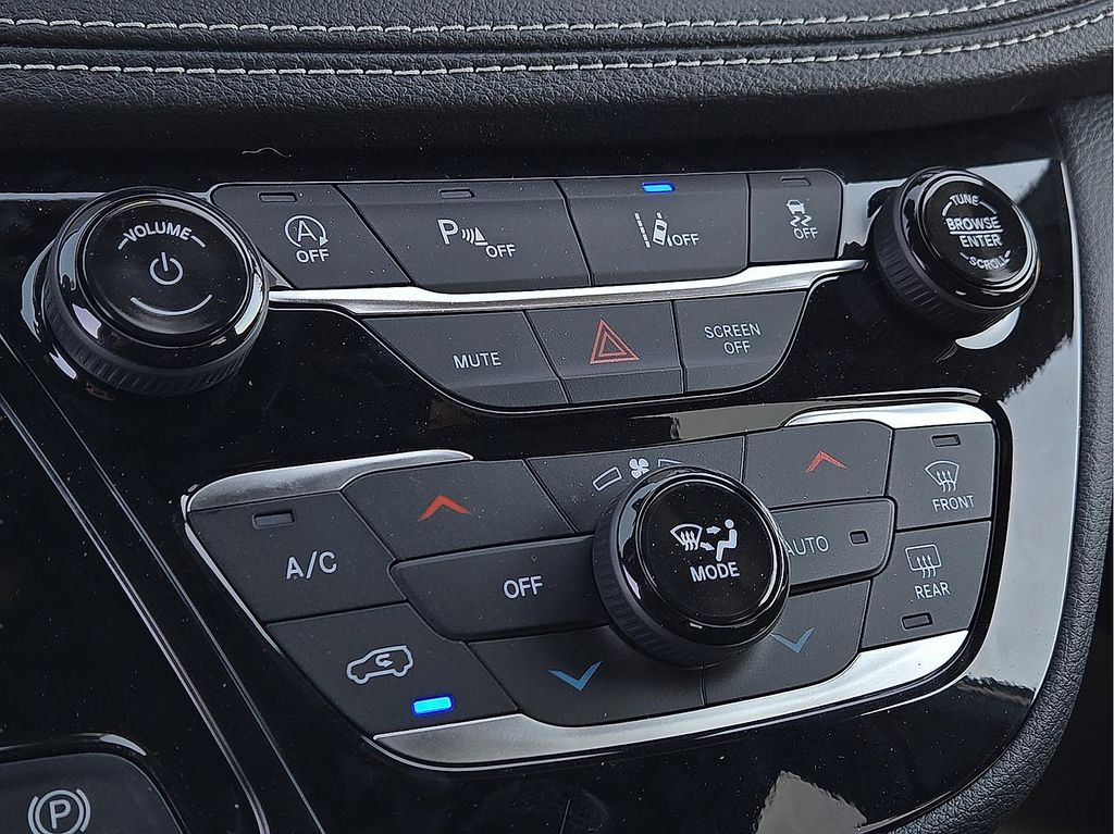 New 2026 Chrysler Pacifica For Sale in Farmington, AR