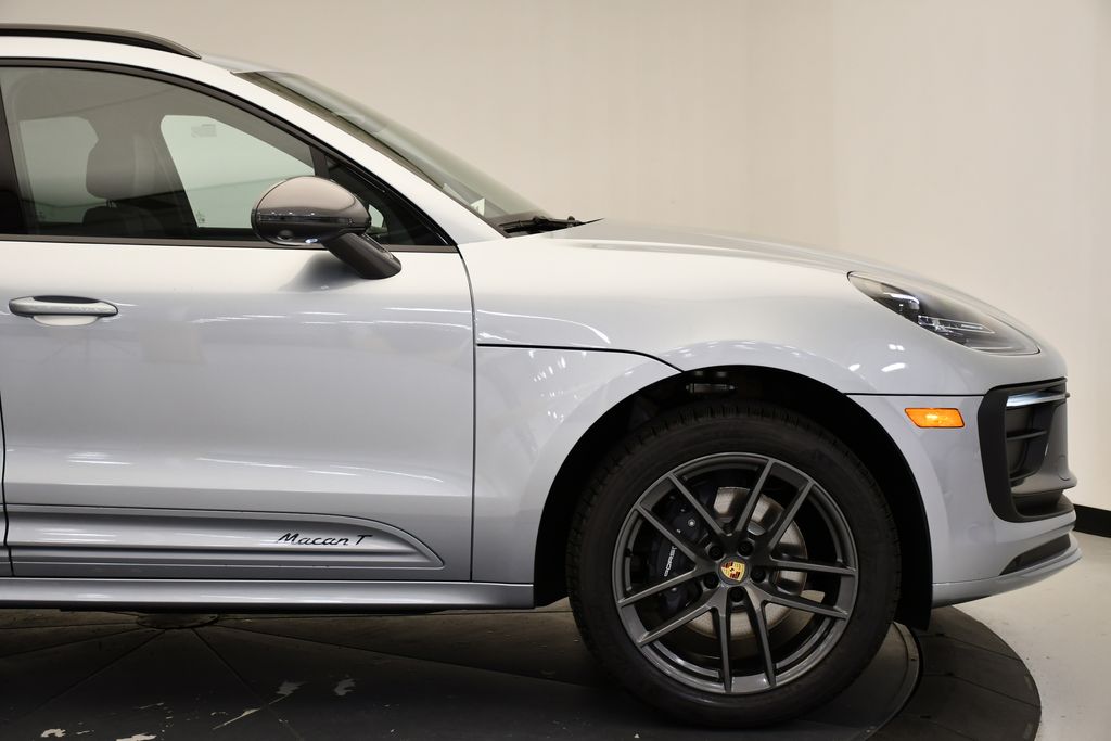Thumbnail: 2026 Porsche Macan - 15