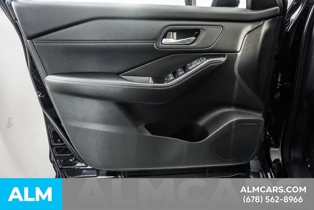 Used 2026 Black Nissan SL image 47