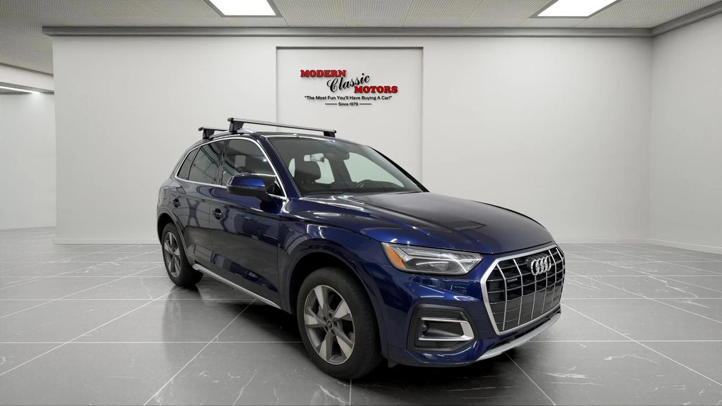  2023 Audi Q5 quattro Premium 40 TFSI   