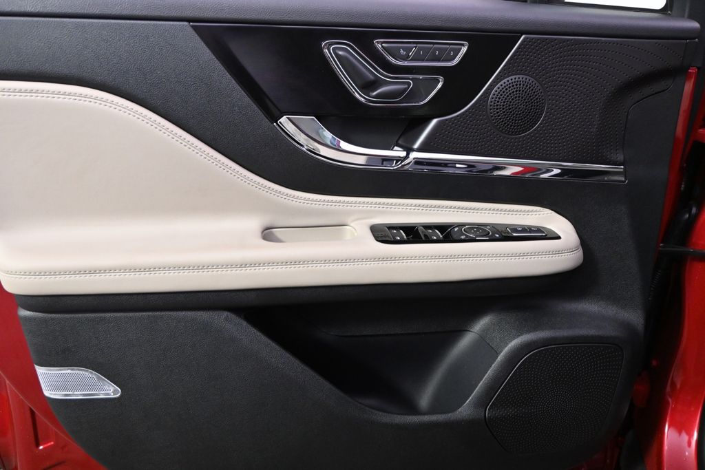 New 2026 Red Lincoln Premiere image 22