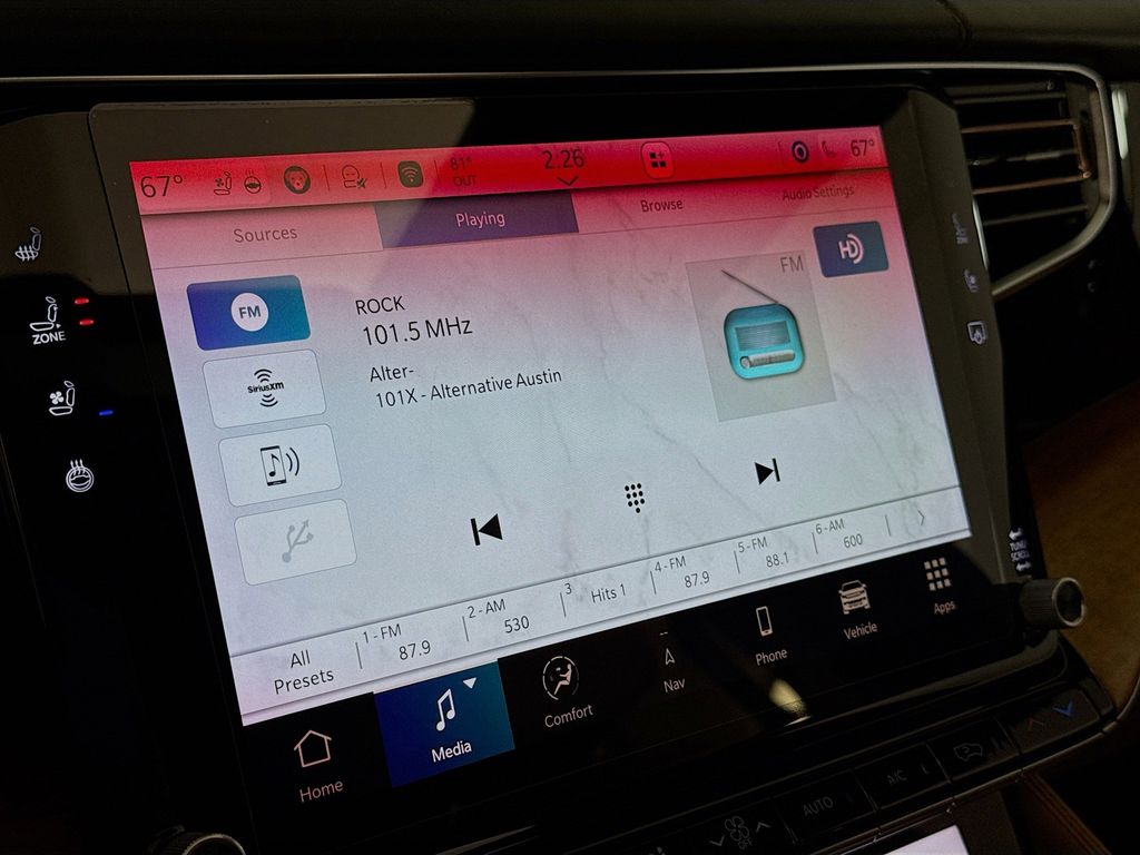 Thumbnail: 2023 Jeep Grand Wagoneer - 15