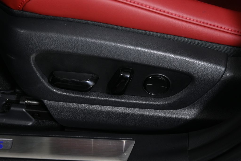 Thumbnail: 2025 Lexus UX - 27