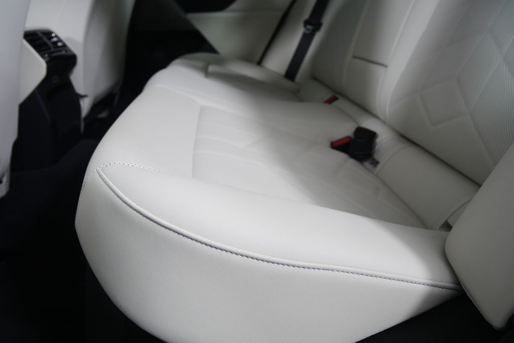 Thumbnail: 2025 BMW 5 Series - 15